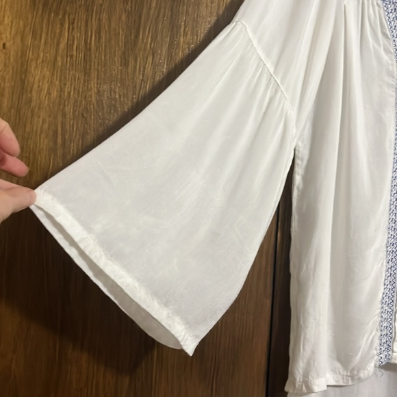 Billabong embroidered  flowy top - Picture 4 of 10